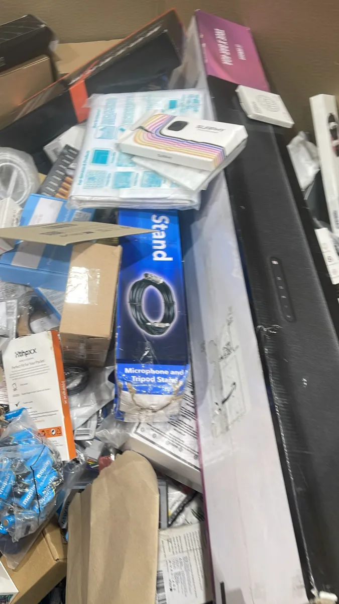 AIDOlVa7TN1ehv Computer accessories - mixed electronics - 1pallet, 782pcs - Image 1