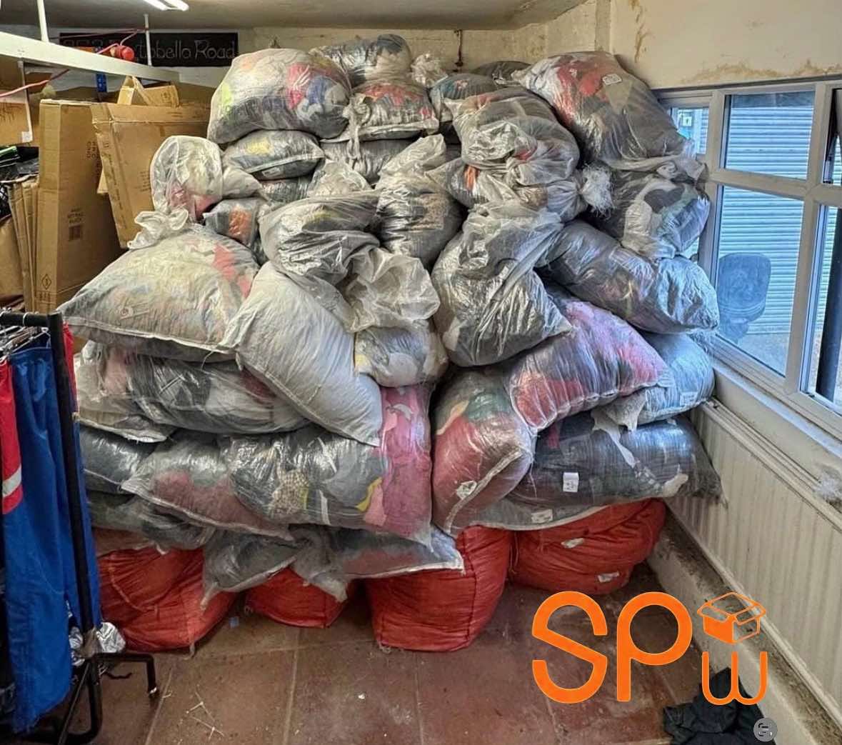 VC 1 Ton Mixed Grade Vintage Clothing - Image 1