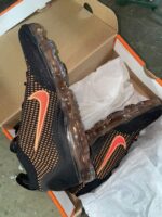 Nike shoes pallets - Image 24