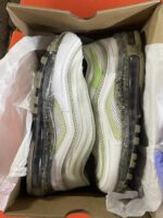 Nike shoes pallets - Image 14