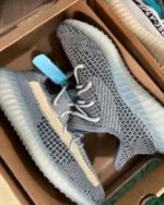 Yeezy Shoes Pallet - Image 9