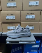 Yeezy Shoes Pallet - Image 7