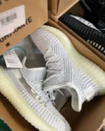 Yeezy Shoes Pallet - Image 5