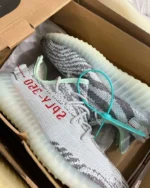 Yeezy Shoes Pallet - Image 2