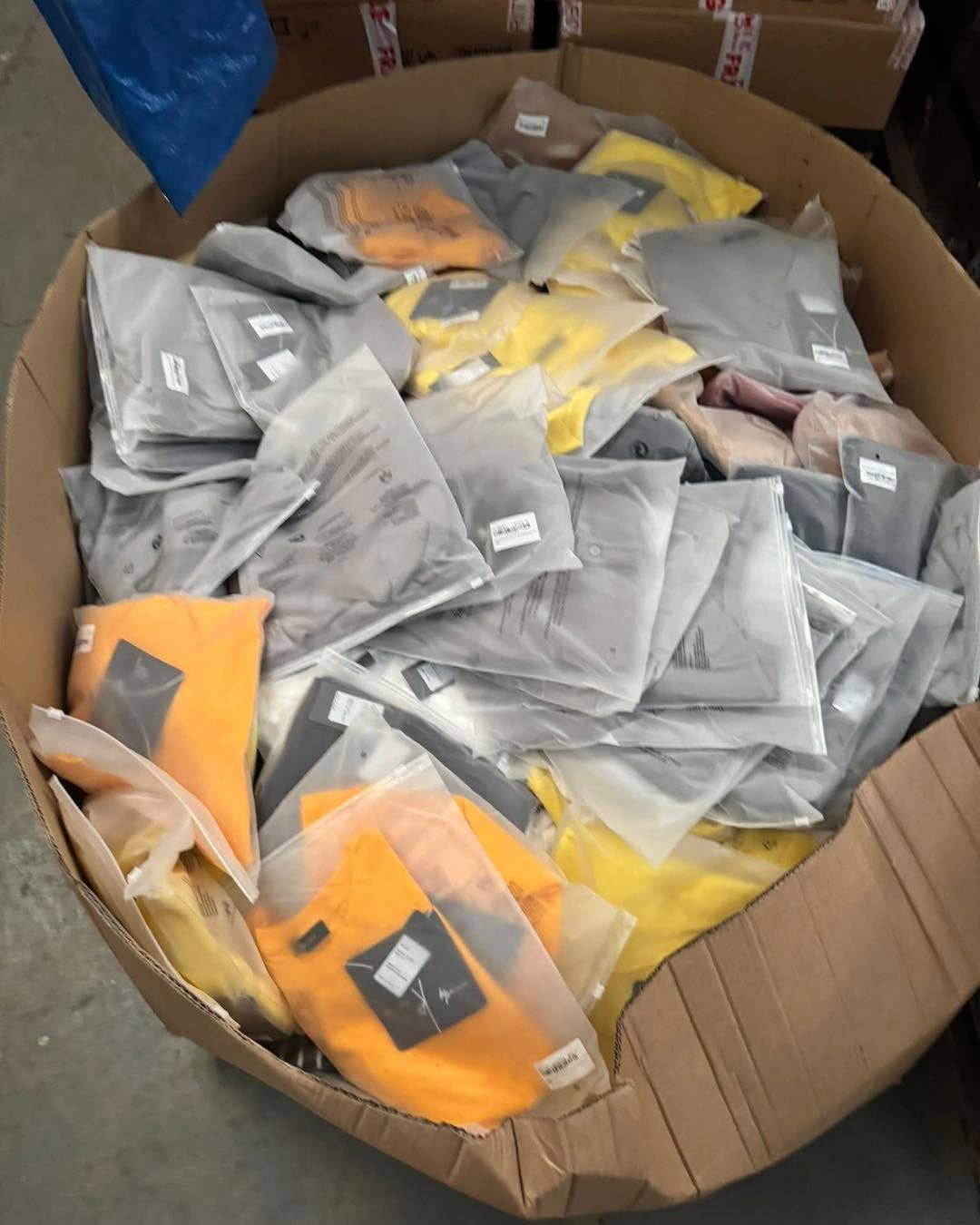 676700208_122121359139232298_7142928229588714223_n TikTok Clothing Pallets