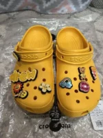 Classic Crocs Pallet Wholesale – 300 Pairs Bulk Footwear - Image 22