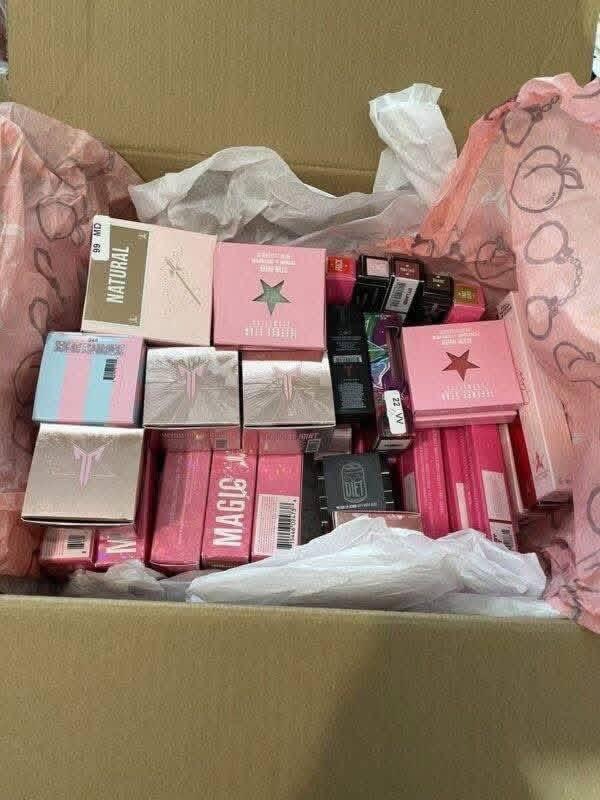 3b9be59b-92bf-4c45-b8d2-95e808a0c927 Jeffree Star Cosmetics Pallets | 150-200 Items Wholesale