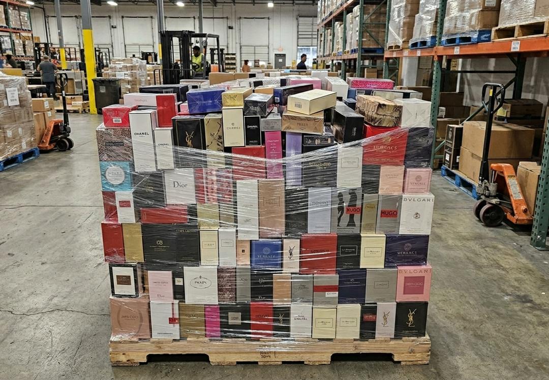 f990d596-8832-4300-8f53-f59d0efbe624 Wholesale Authentic Perfume Pallet for Sale | 1000 Mixed