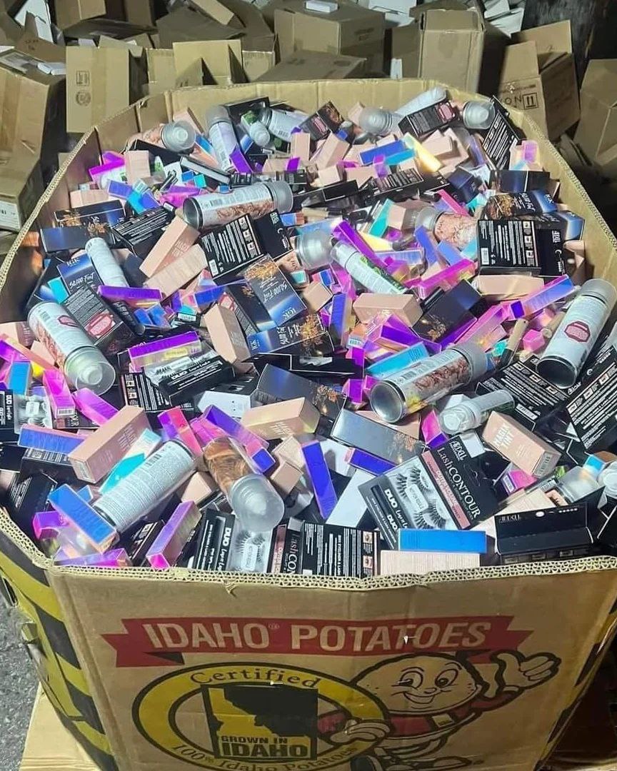 photo_2024-09-25_03-57-25 Wholesale Laura Geller Makeup Liquidation Pallets