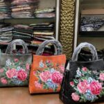 Female handbags pallets