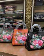Female handbags pallets