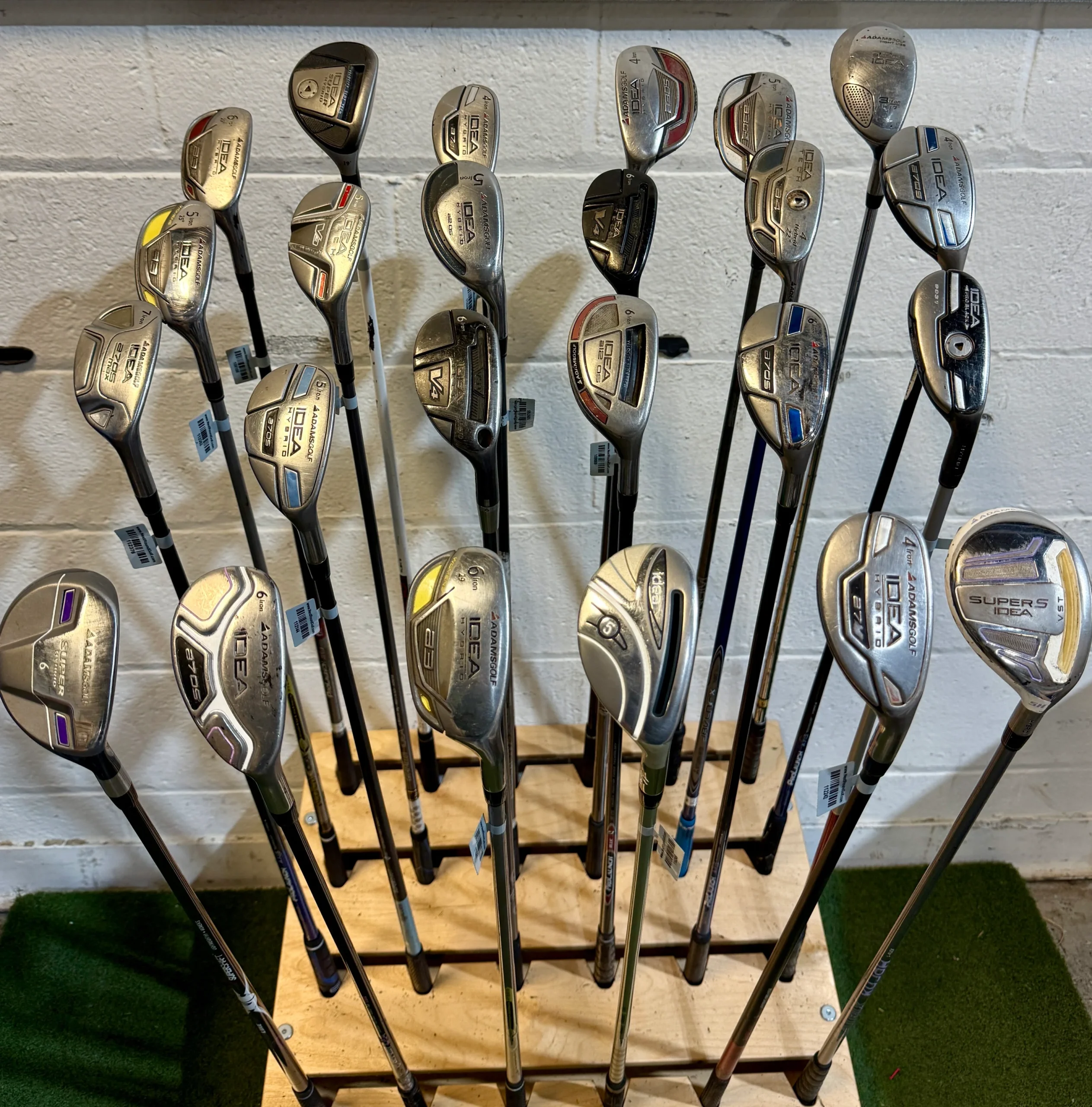 1e9346fb-41c6-502d-b2d1-e401f251dd96 Wholesale Lot of 45 Golf Clubs - Adams Hybrids