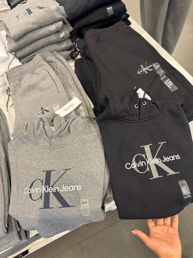 714737011_122144153877041111_3693441904393920757_n Calvin Klein Hoodies Wholesale